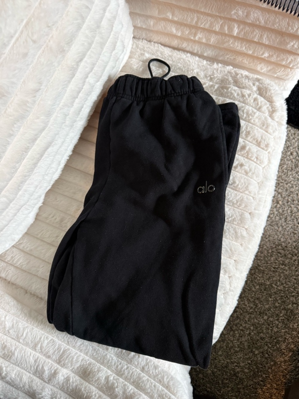 ALO Yoga Accalade Straight Leg Sweatpants